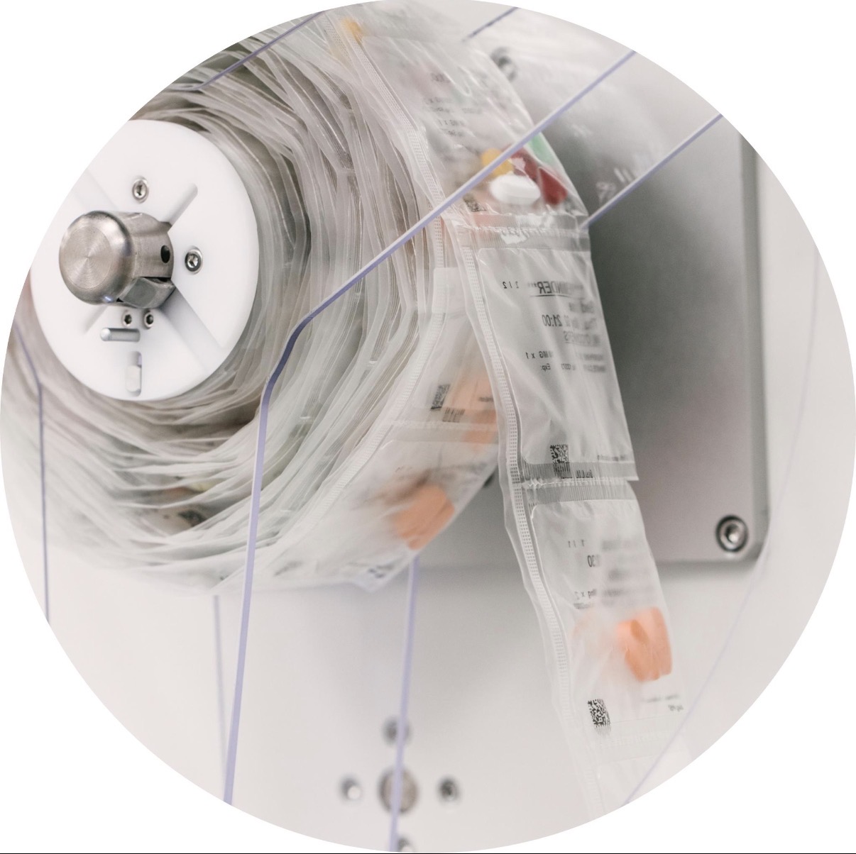 Automated pouch packaging machine producing daily medication strips